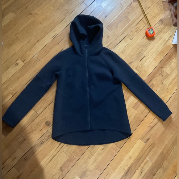 Lululemon hooded light jacket - Picture 4 of 12
